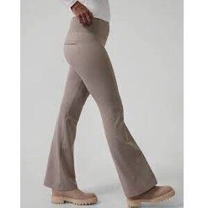 New w/Tags -Large - Athleta Delancey Herringbone Flare Pants - Beige Herringbone
